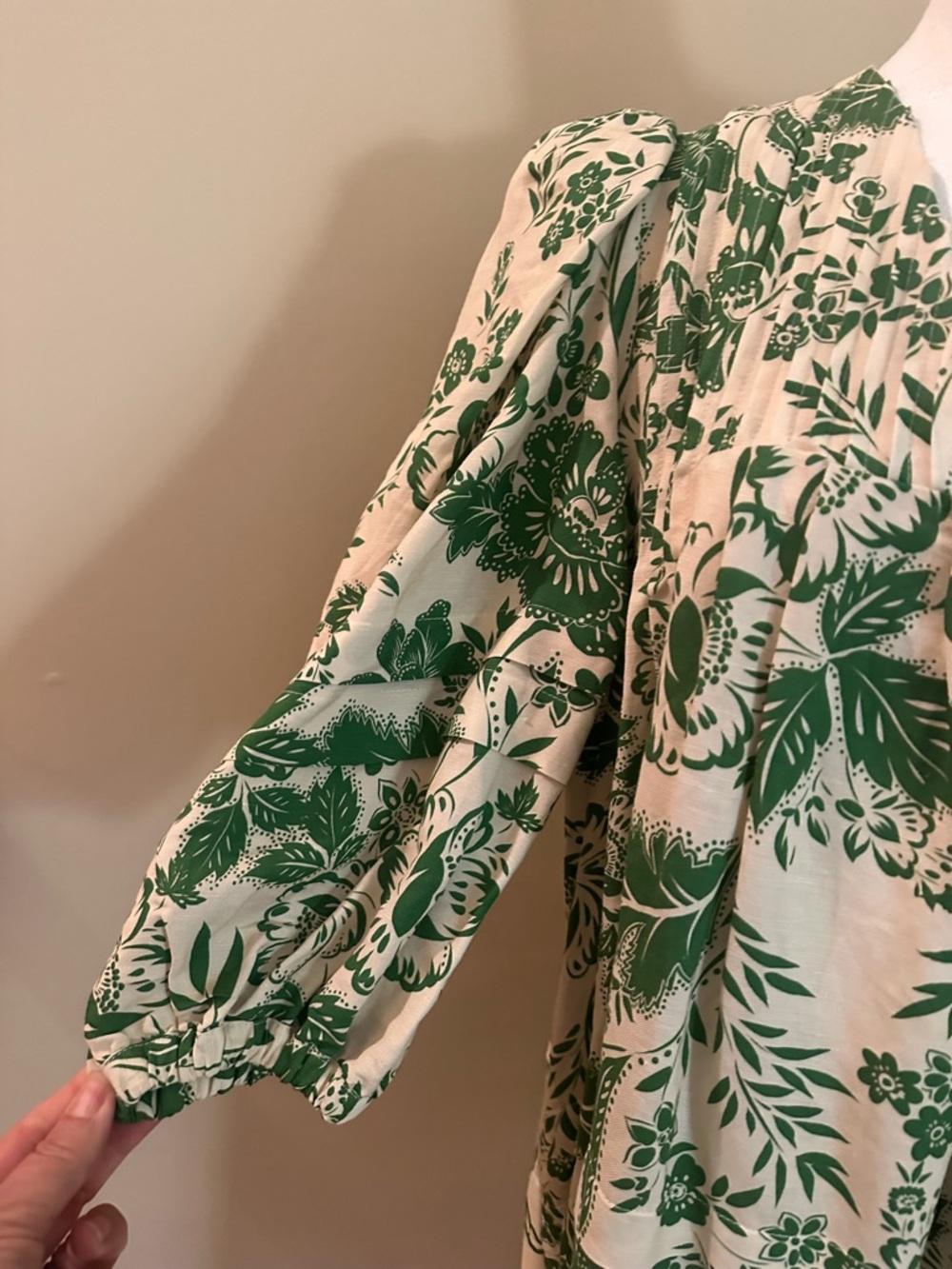 HUNTER BELL Green and Cream Floral Dress with Puff Sleeves - Picture 4 of 6